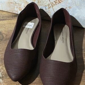 NWT Christian Siriano Women's Burgundy Textured Ballet Flats